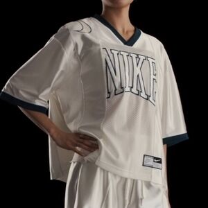 NWT Nike White Green Mesh Short Sleeve Football Jersey Women's Medium M